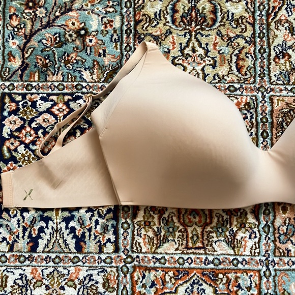 Knix Wingwoman 8+ bra w/plunging neck molded cups &extra coverage. - Picture 4 of 13